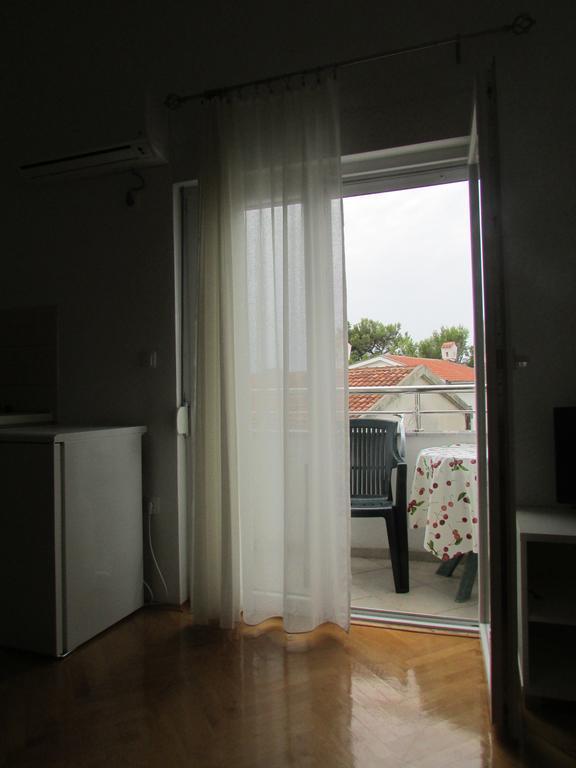 Apartmani I Sobe Grga Starigrad Paklenica Room photo
