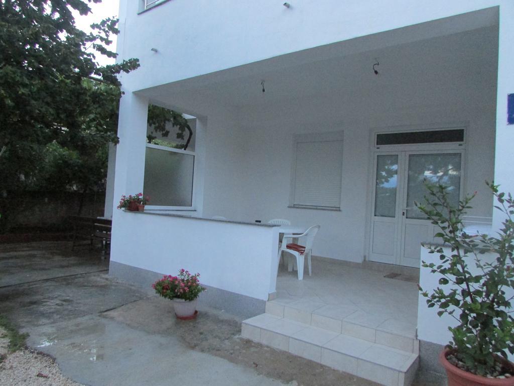 Apartmani I Sobe Grga Starigrad Paklenica Room photo