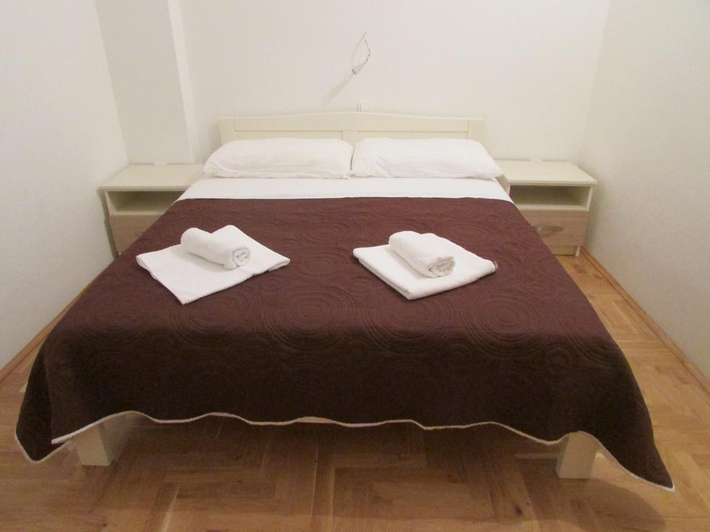 Apartmani I Sobe Grga Starigrad Paklenica Room photo