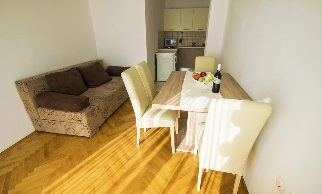 Apartmani I Sobe Grga Starigrad Paklenica Exterior photo