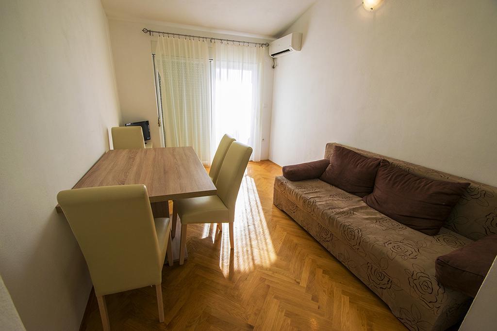Apartmani I Sobe Grga Starigrad Paklenica Exterior photo