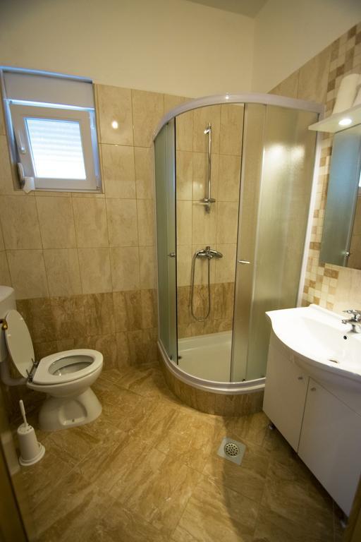 Apartmani I Sobe Grga Starigrad Paklenica Exterior photo